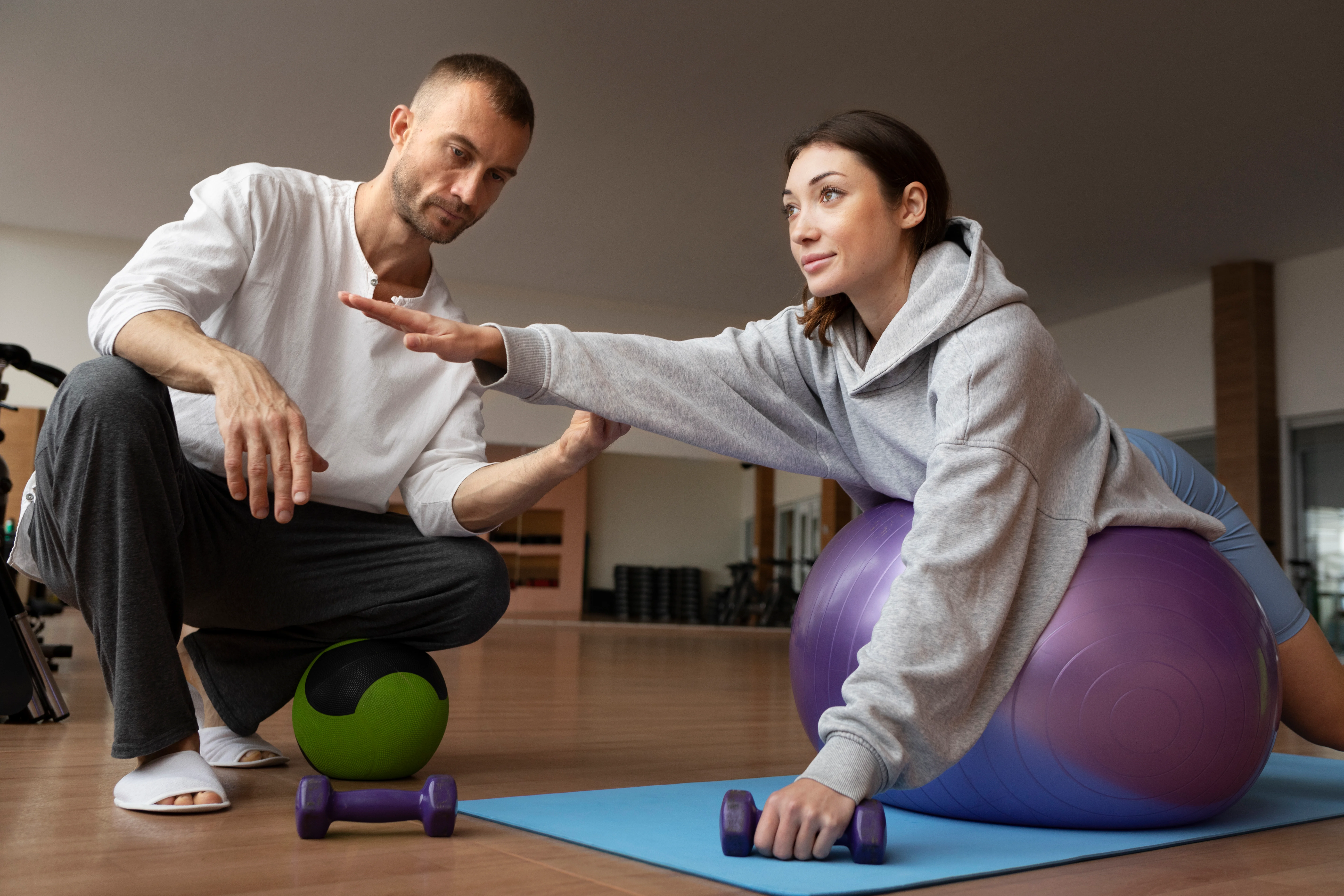 Guided therapeutic exercise session for physical rehabilitation